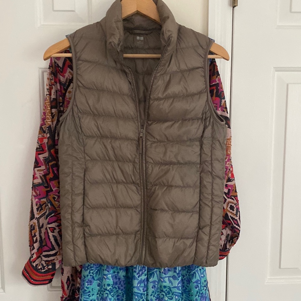 Uniqlo vest - size XS